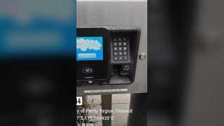 Teknisi Kolon telah memasang mesin cuci mobil di Selandia Baru!