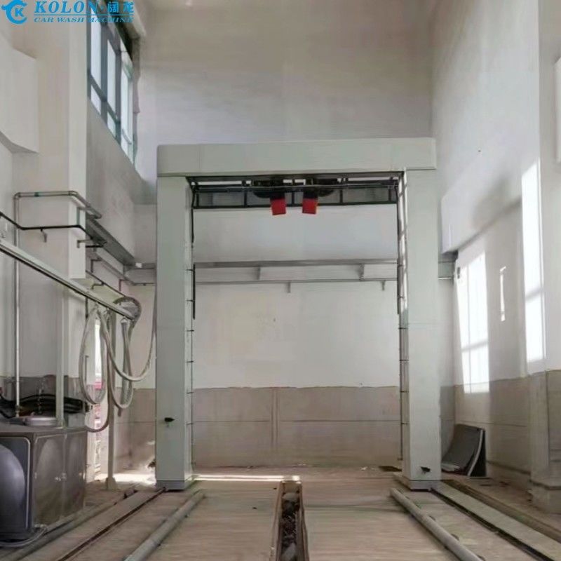 Kolon Mesin yang terintegrasi untuk mencuci dan mendisinfeksi kendaraan medis Sistem cuci bus listrik hemat air