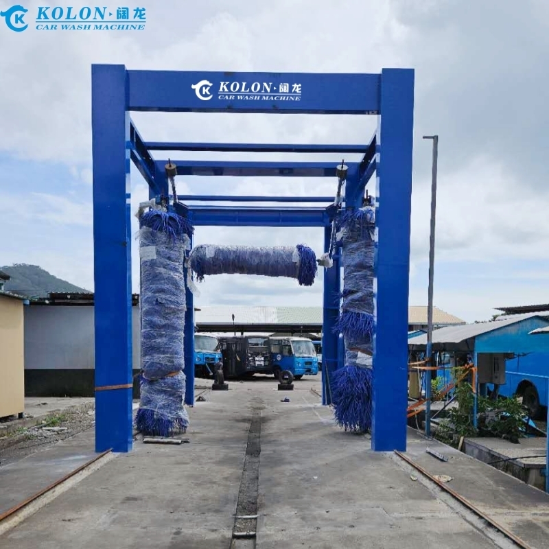 Mesin Cuci Bus 3-sikat Dilengkapi Tombol Berhenti Darurat KOLON Drive Through Dengan Kontrol PLC Konsumsi Air 267L