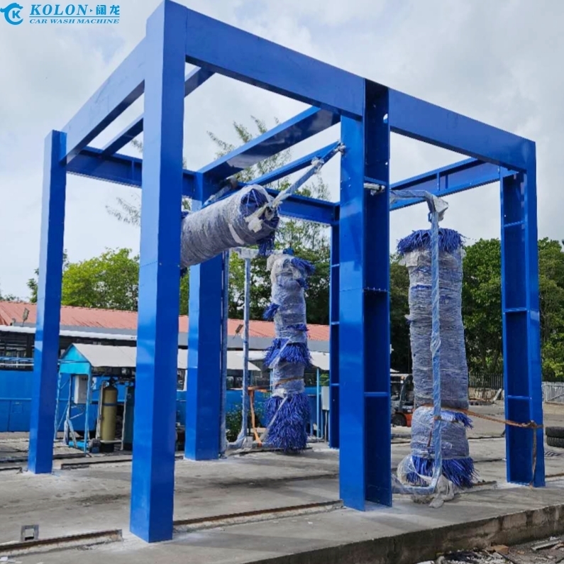 Mesin Cuci Bus 3-sikat Dilengkapi Tombol Berhenti Darurat KOLON Drive Through Dengan Kontrol PLC Konsumsi Air 267L